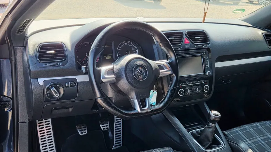 VOLKSWAGEN Scirocco -