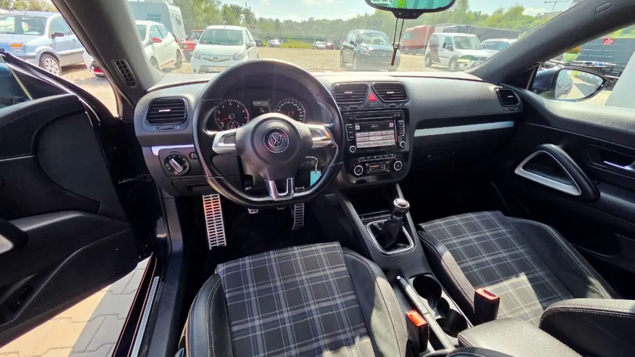 VOLKSWAGEN Scirocco -