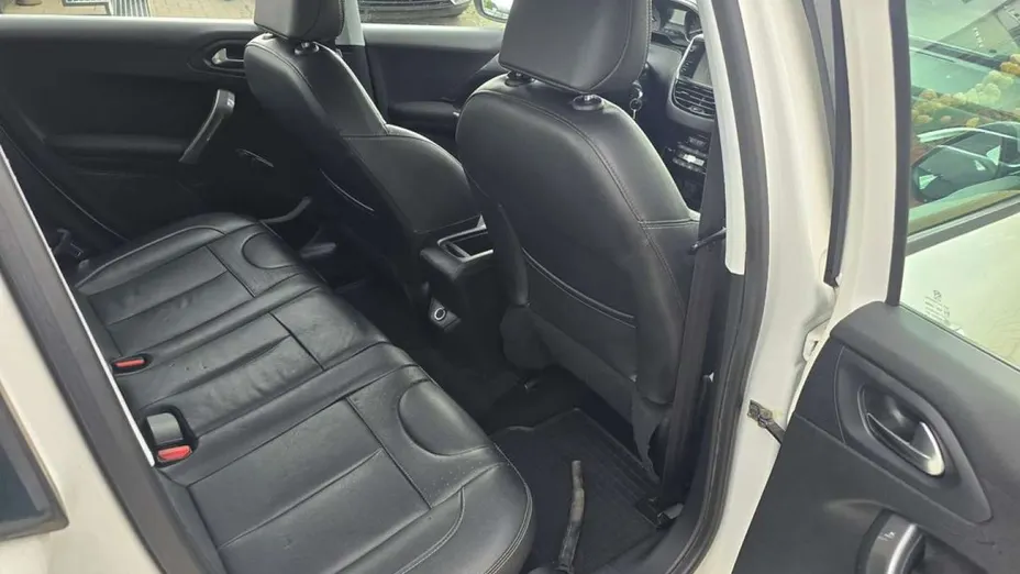 PEUGEOT 2008 -