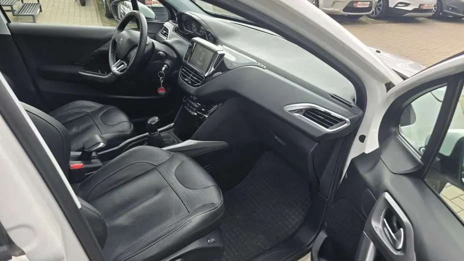 PEUGEOT 2008 -