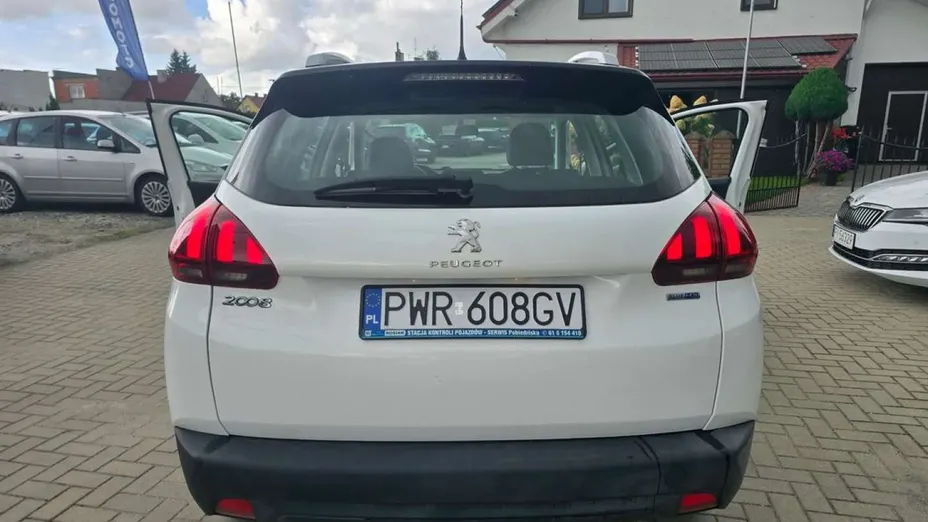 PEUGEOT 2008 -