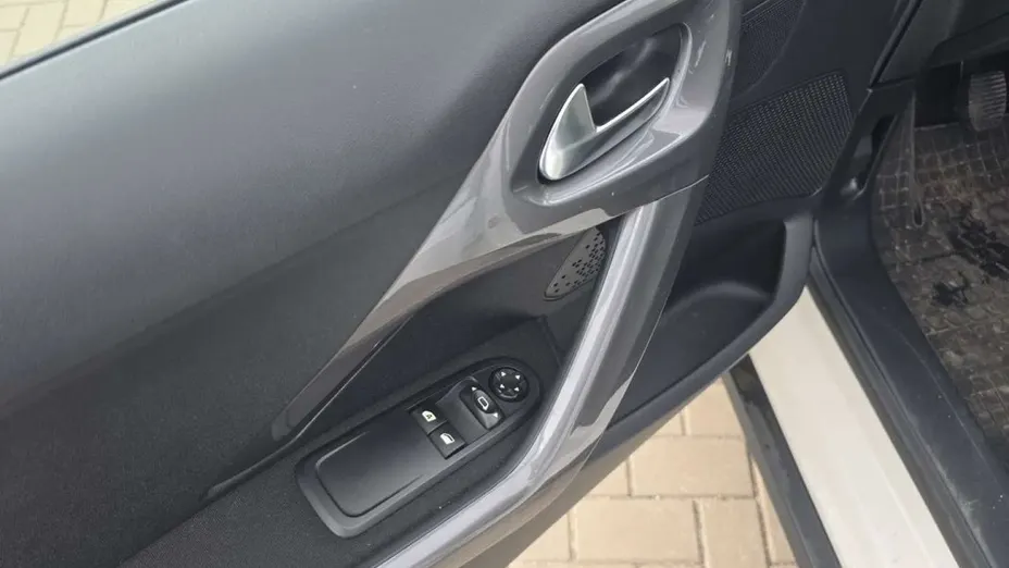 PEUGEOT 2008 -