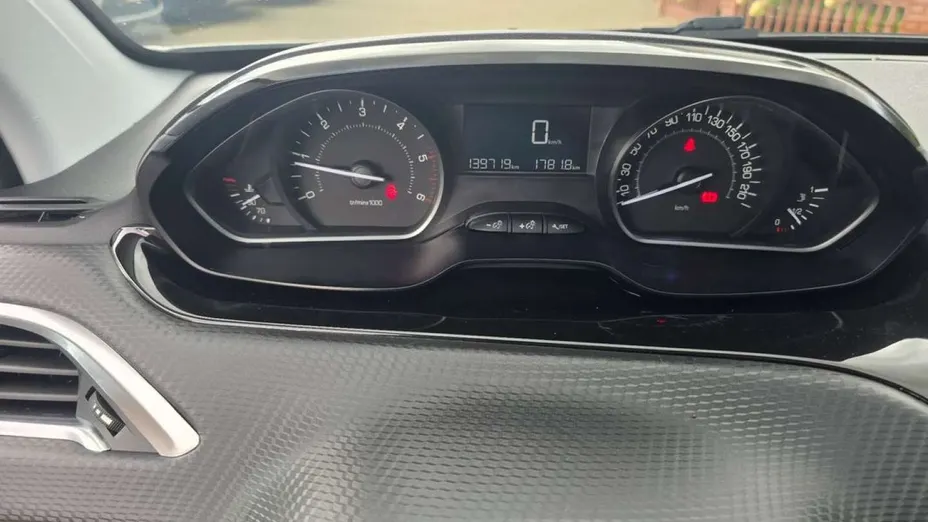 PEUGEOT 2008 -