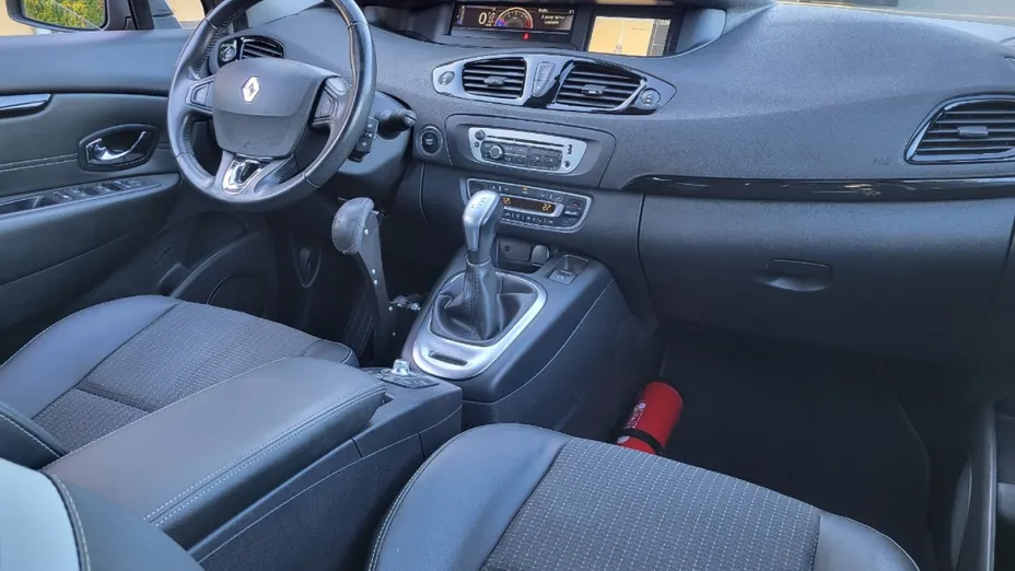RENAULT Grand Scenic -