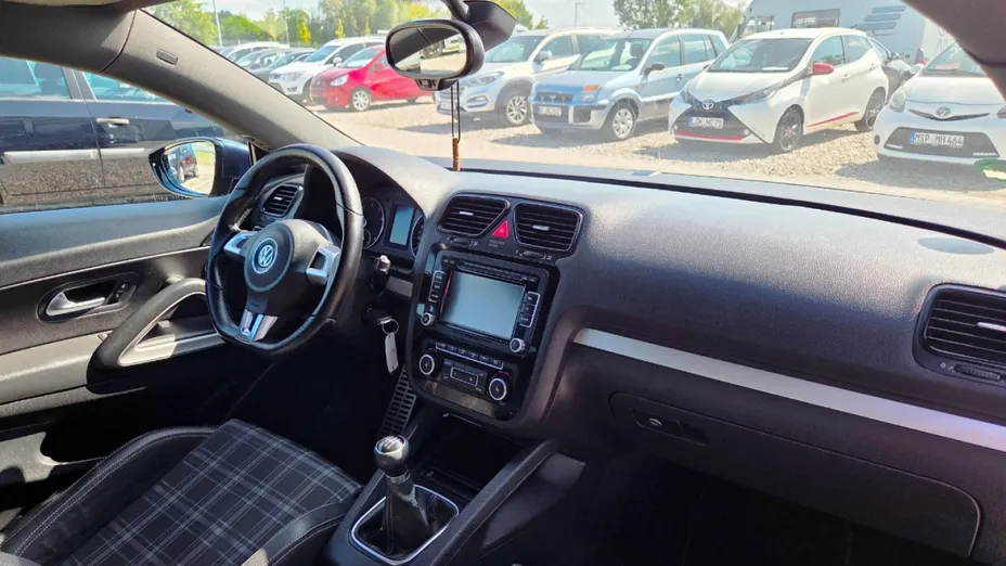 VOLKSWAGEN Scirocco -