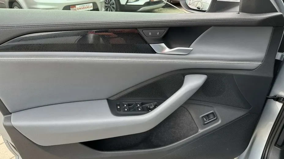 VOLKSWAGEN Passat -