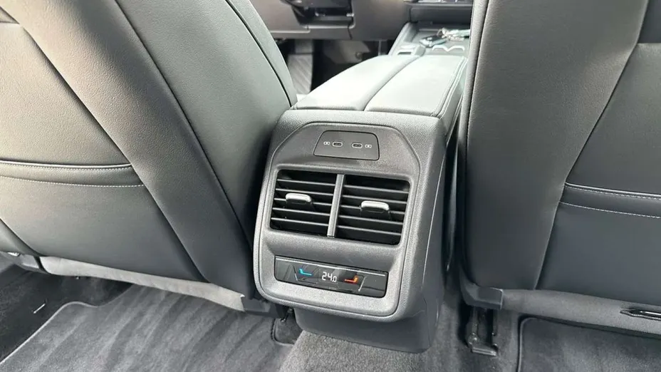 VOLKSWAGEN Passat -