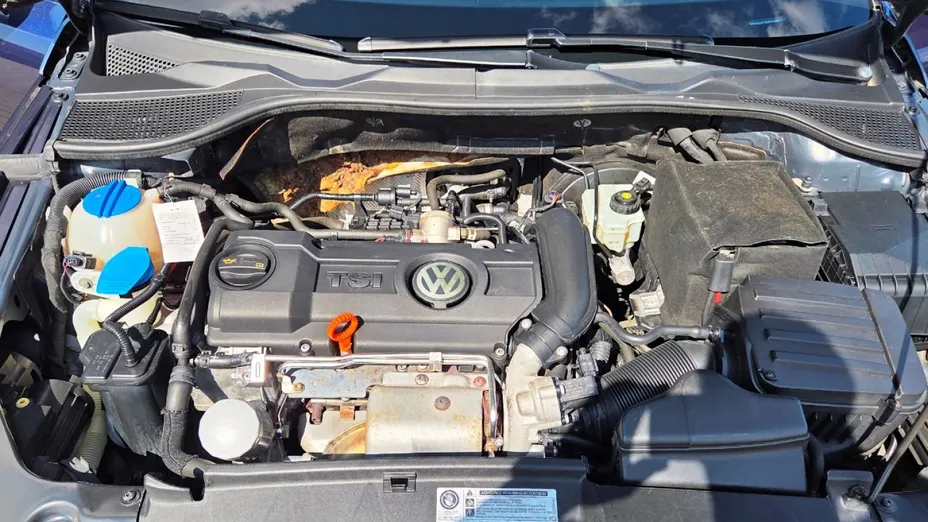 VOLKSWAGEN Scirocco -
