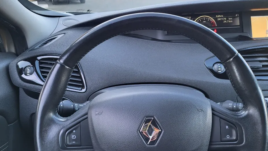 RENAULT Grand Scenic -