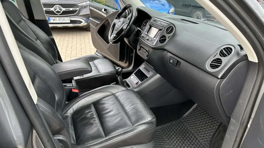 VOLKSWAGEN Tiguan -