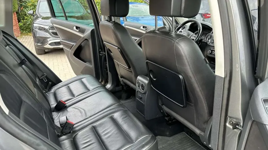 VOLKSWAGEN Tiguan -