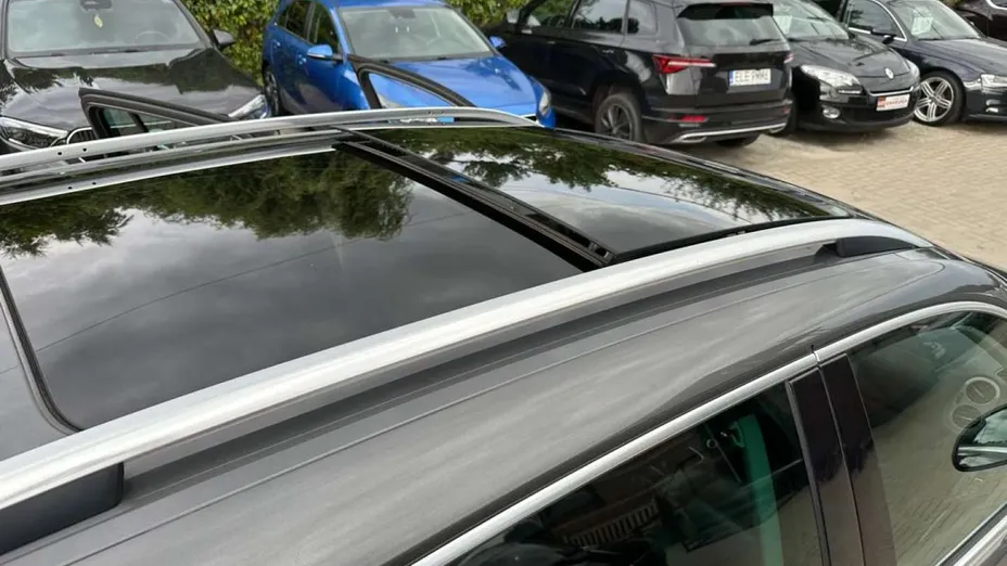 VOLKSWAGEN Tiguan -