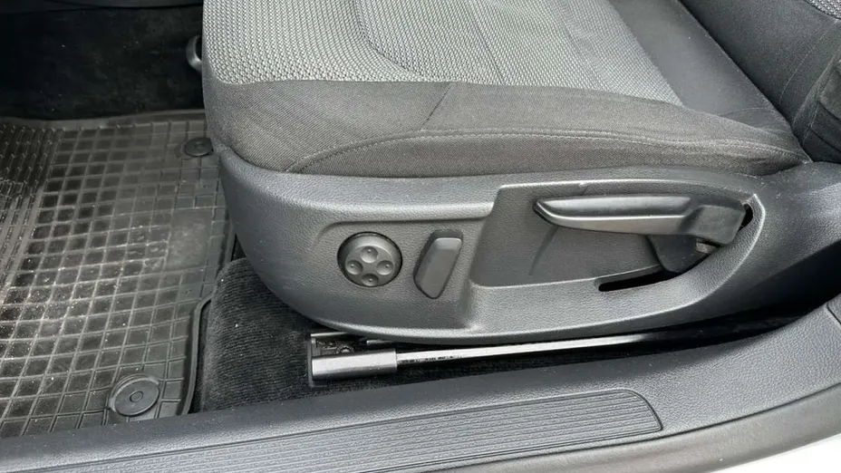 VOLKSWAGEN Passat -