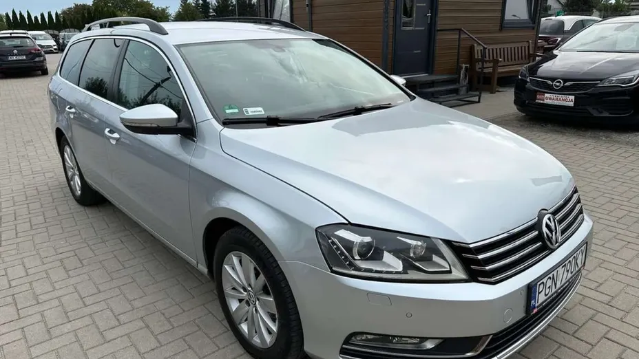 VOLKSWAGEN Passat -