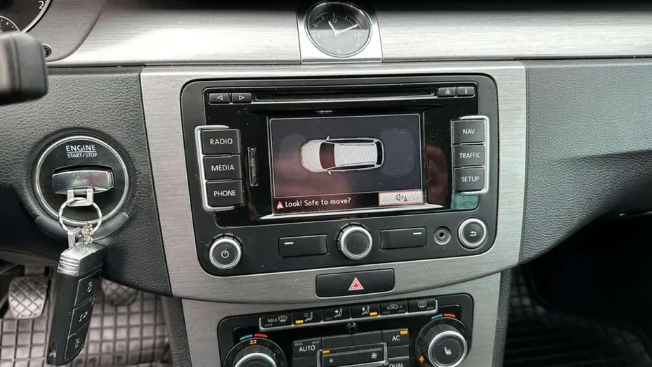 VOLKSWAGEN Passat -