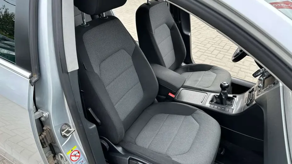 VOLKSWAGEN Passat -