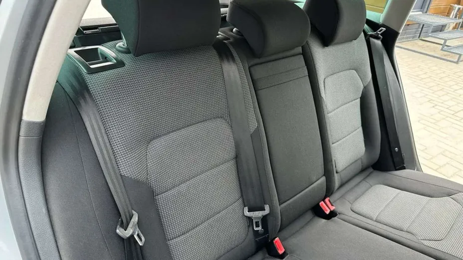 VOLKSWAGEN Passat -
