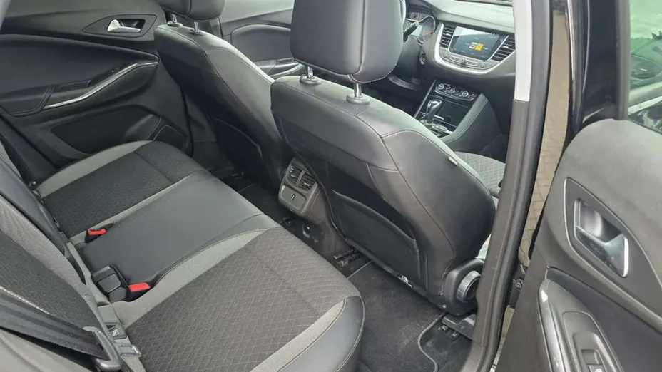 OPEL Grandland X -