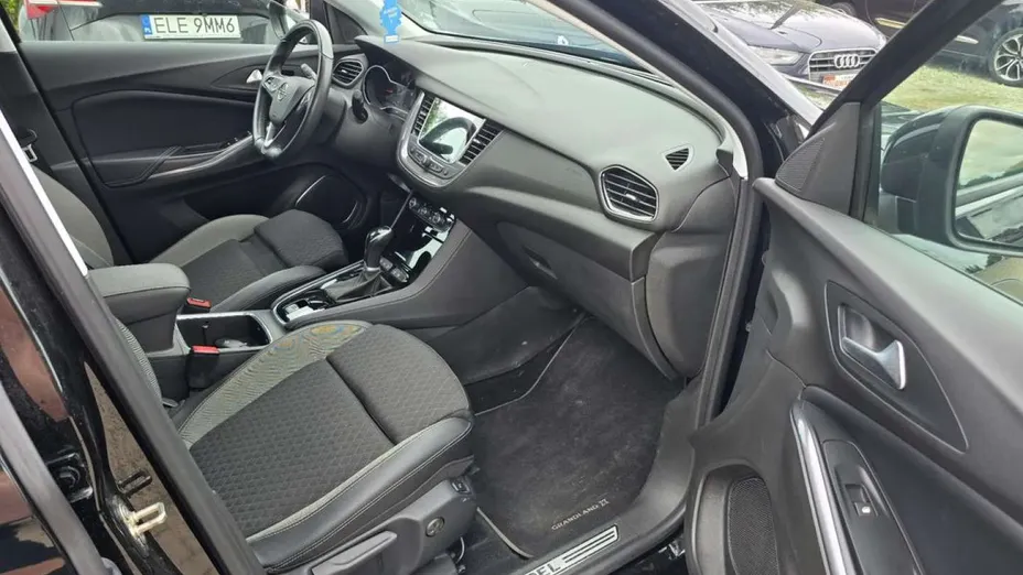 OPEL Grandland X -