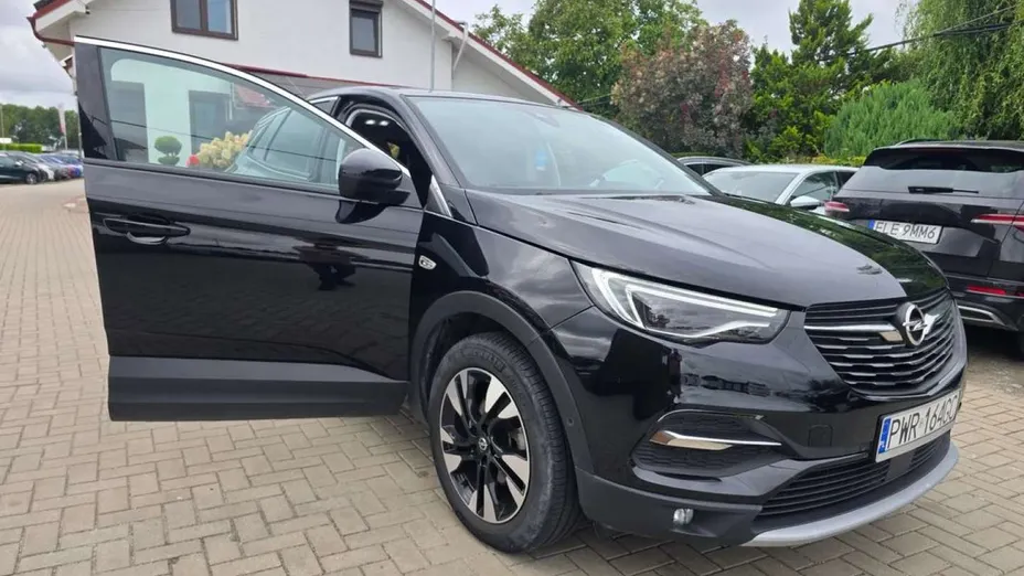 OPEL Grandland X -