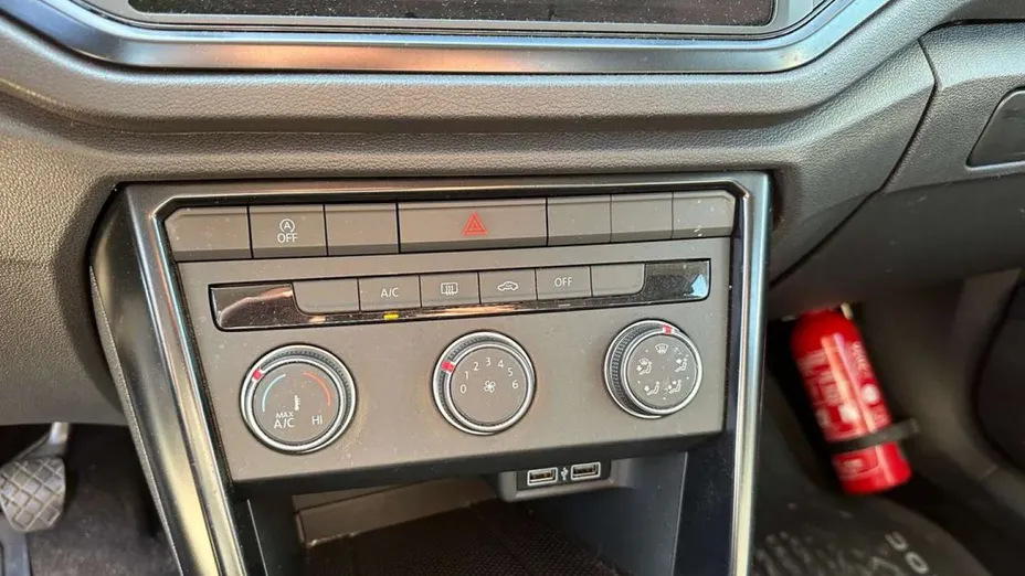VOLKSWAGEN T-ROC -