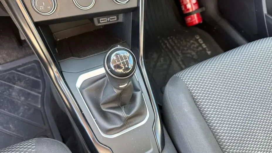 VOLKSWAGEN T-ROC -