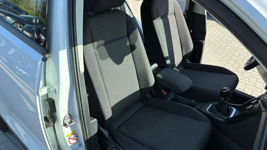 VOLKSWAGEN T-ROC -