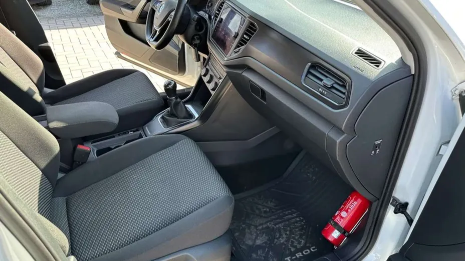 VOLKSWAGEN T-ROC -