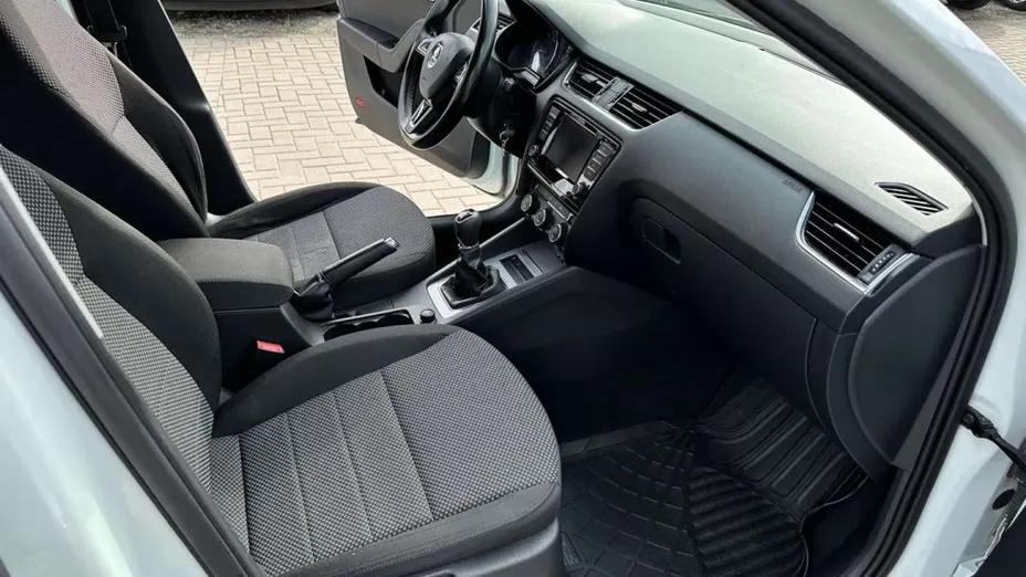 SKODA Octavia -