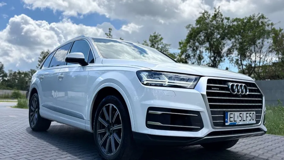 AUDI Q7 -