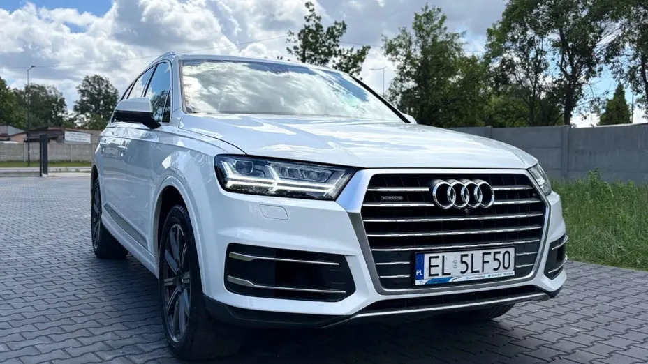 AUDI Q7 -
