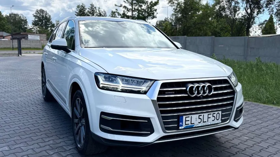 AUDI Q7 -