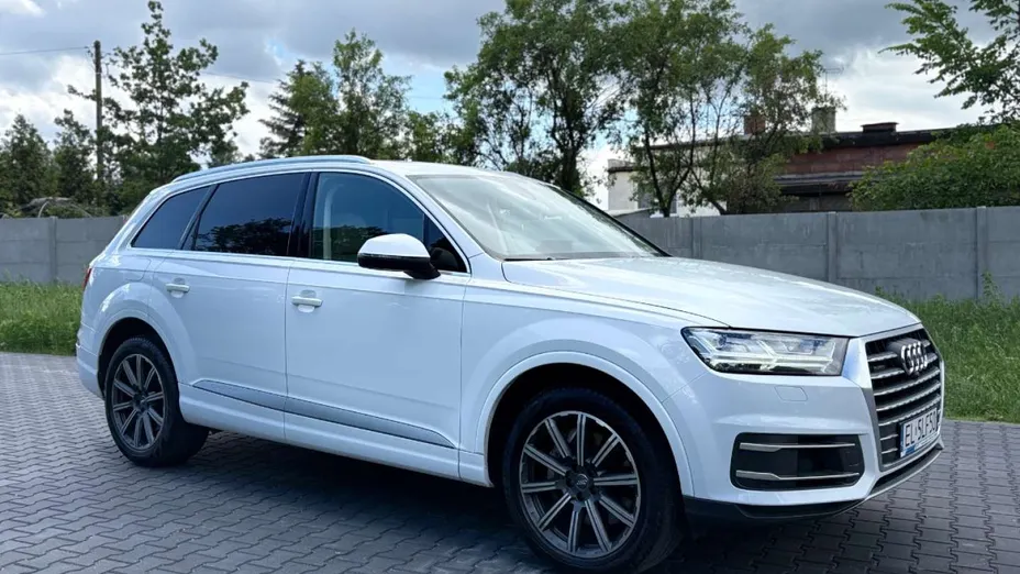 AUDI Q7 -