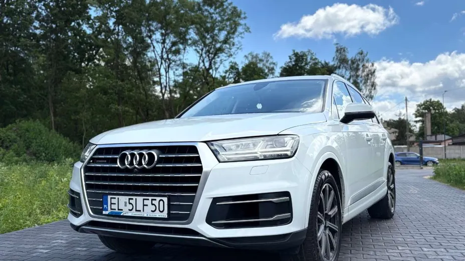 AUDI Q7 -