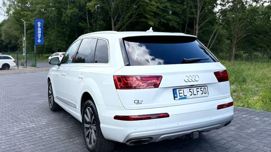 AUDI Q7 -