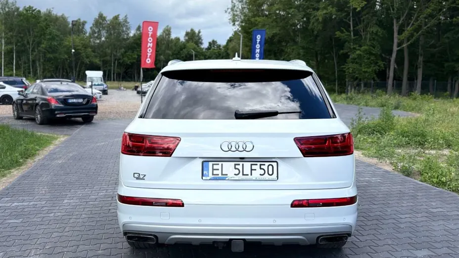 AUDI Q7 -