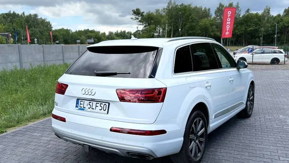 AUDI Q7 -