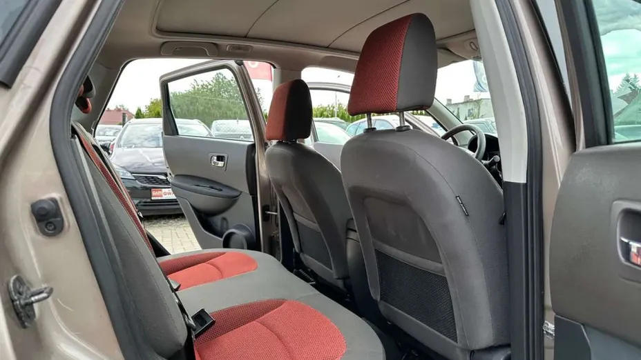 NISSAN Qashqai -