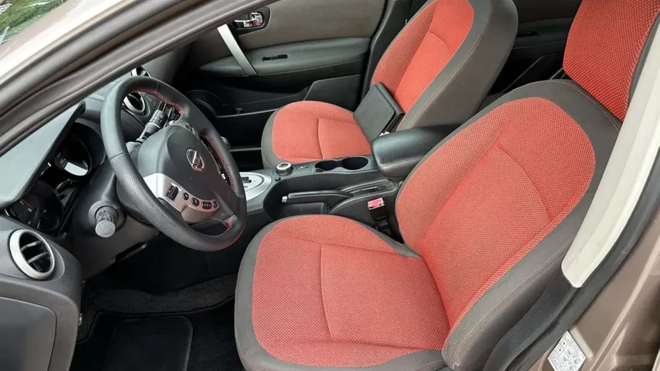 NISSAN Qashqai -