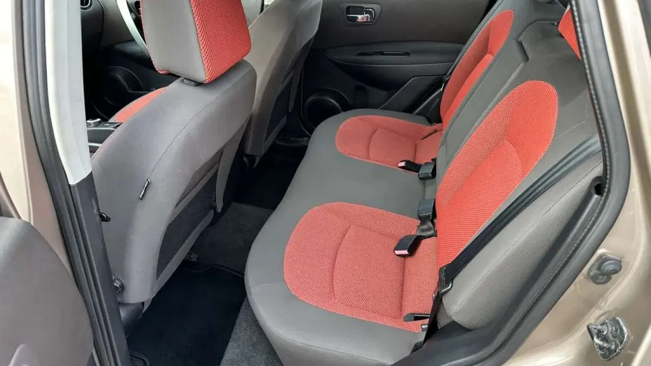 NISSAN Qashqai -