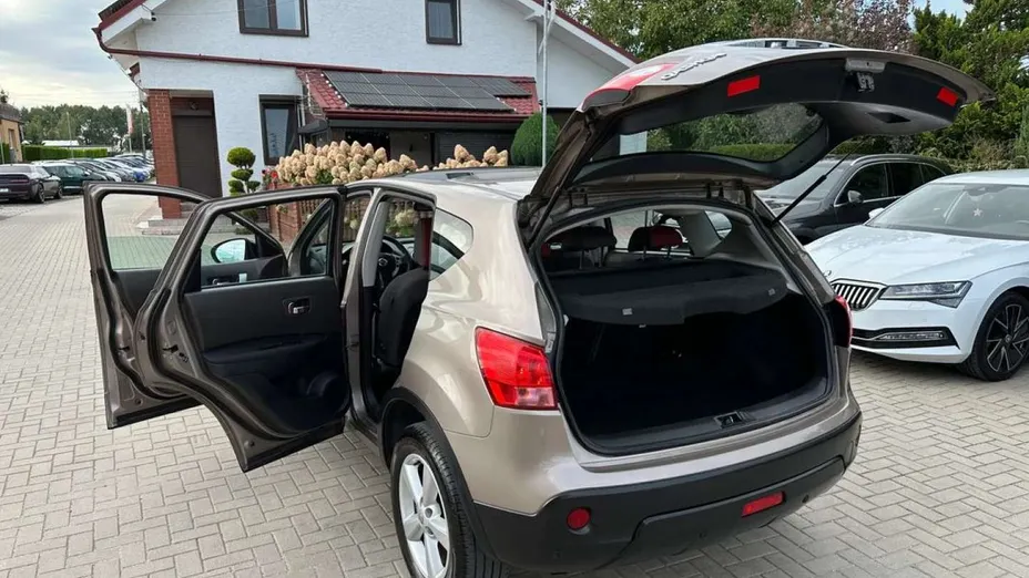NISSAN Qashqai -
