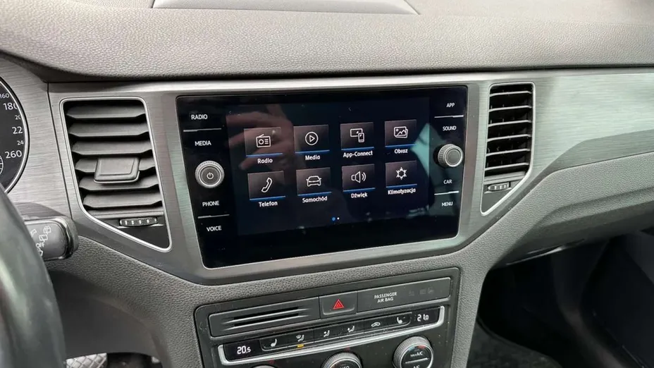 VOLKSWAGEN Golf Sportsvan -