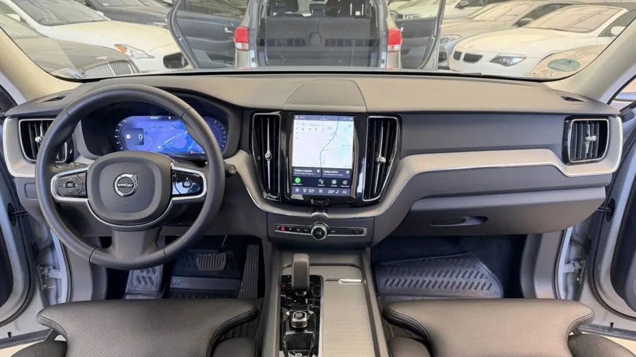 VOLVO XC60 -