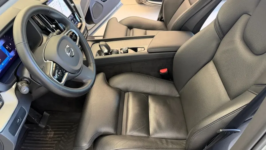 VOLVO XC60 -