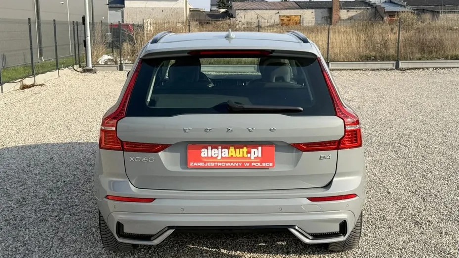 VOLVO XC60 -