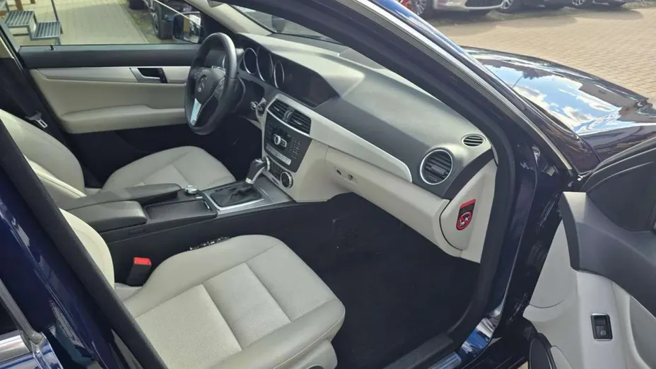 MERCEDES-BENZ C Klasa -