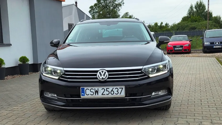 VOLKSWAGEN Passat -
