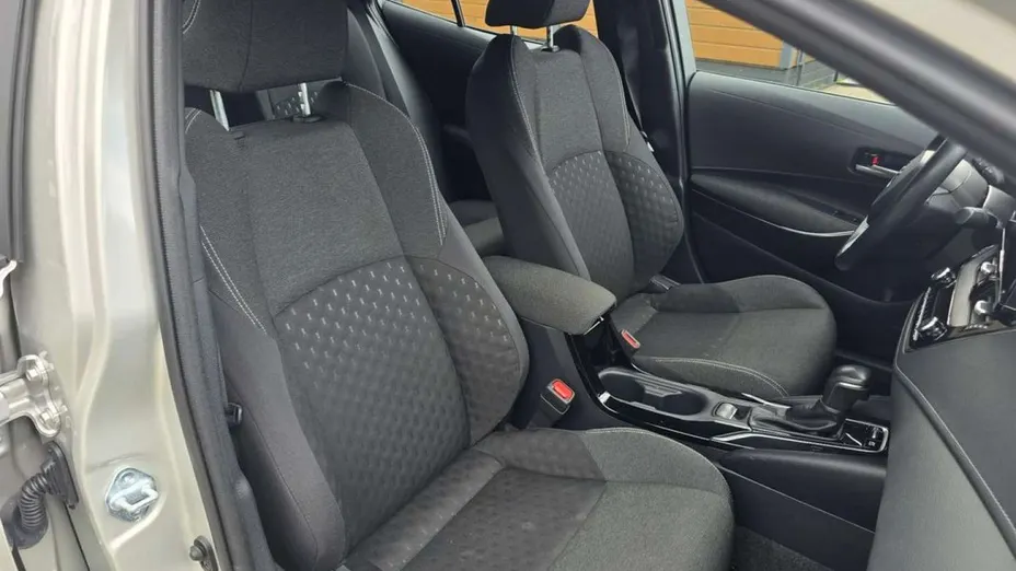 TOYOTA Corolla -