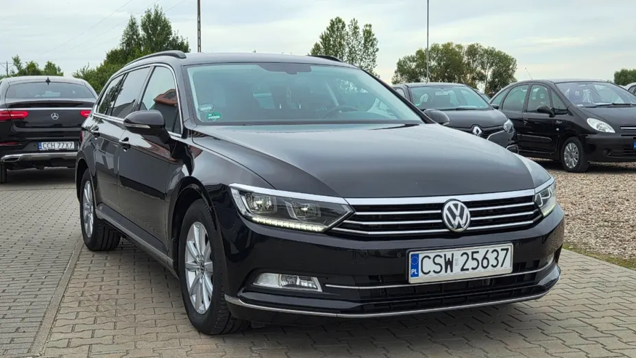 VOLKSWAGEN Passat -