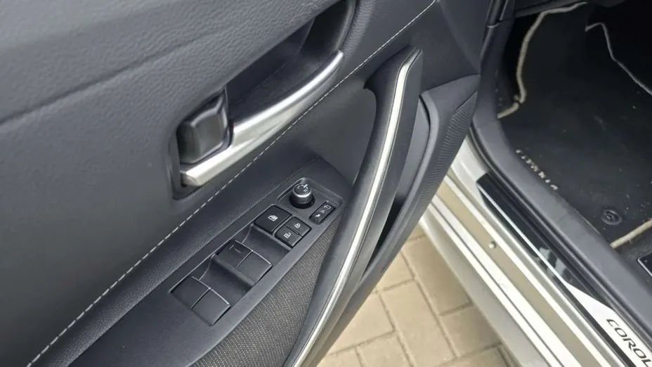 TOYOTA Corolla -